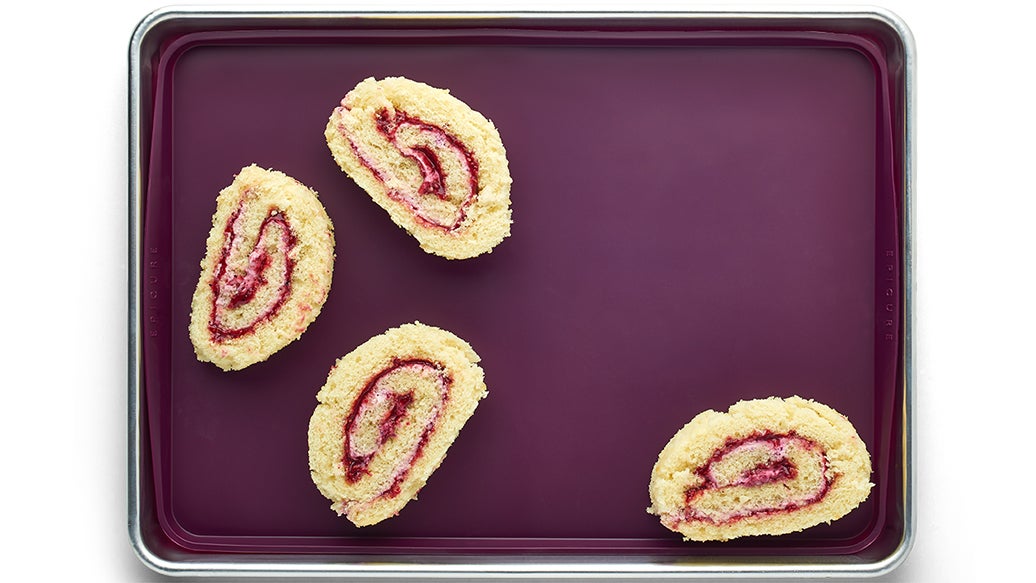 Summer Berry Cake Roll