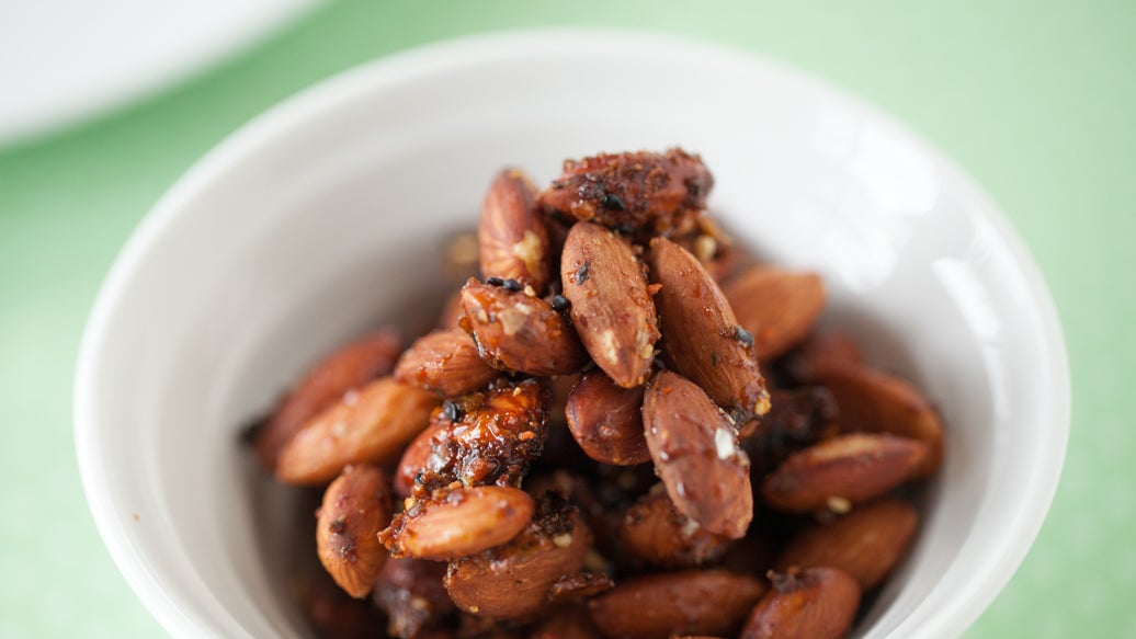 3 Onion Roasted Almonds