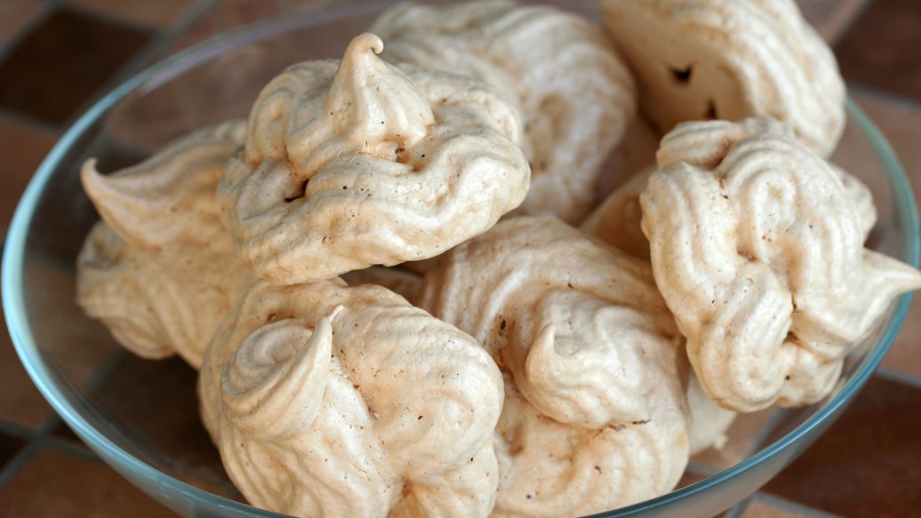 Chai Tea Meringues