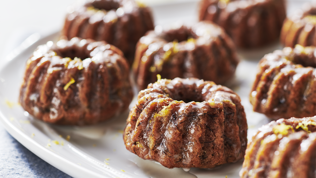 Mini Sweet Banana Bundt Cakes