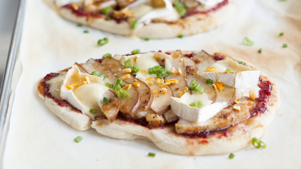 Orange-cranberry Chicken and Brie Flatbread Pizza