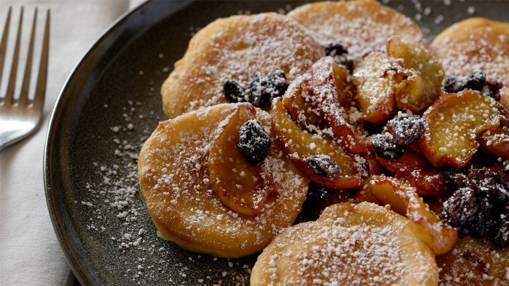 Sylvie's Apple Pancakes