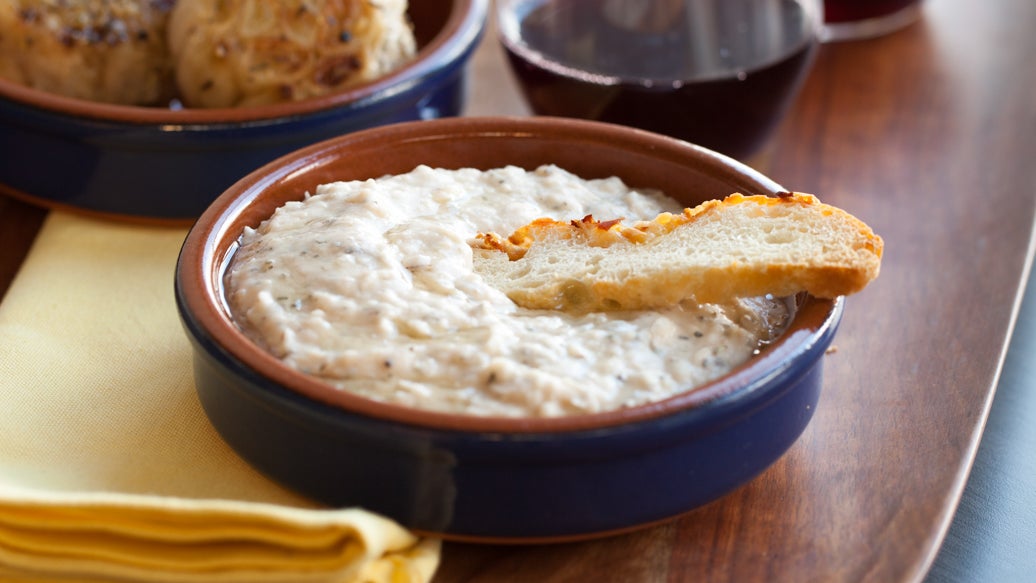 White Bean and Roasted Garlic Dip
