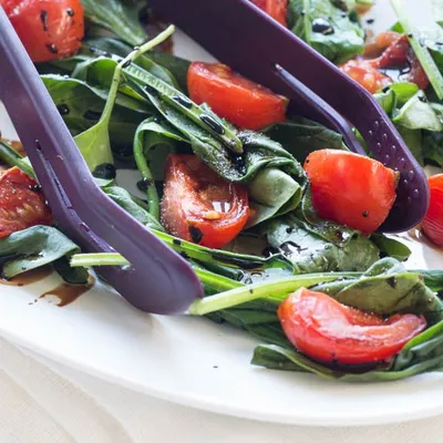 Wilted Spinach with Tomatoes