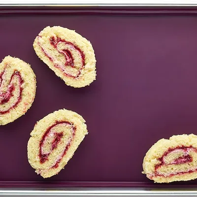 Summer Berry Cake Roll