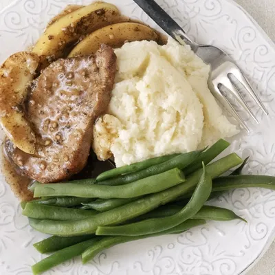 Apple Balsamic Pork Chops