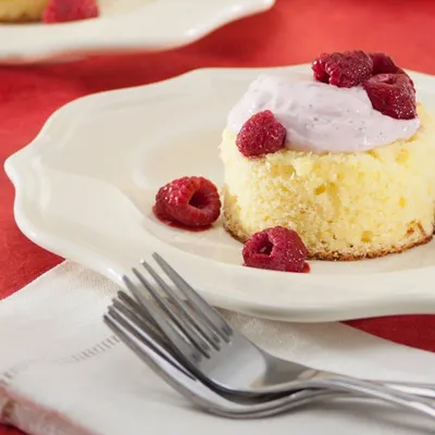 Baby Sponge Cake Berry Nests