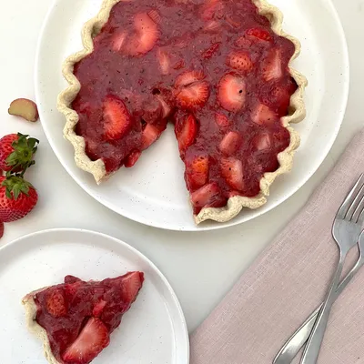 Best Strawberry Rhubarb Pie