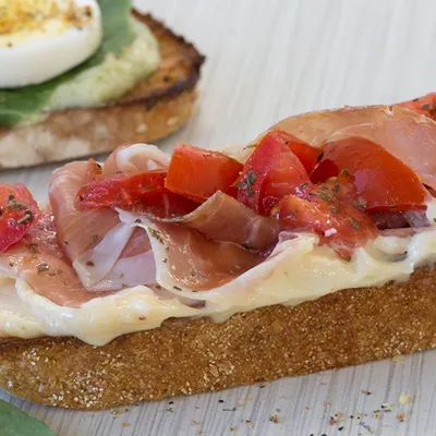 Bruschetta & Prosciutto Tartine