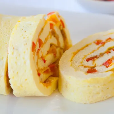 Cheesy Omelet Roll