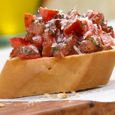 Classic Bruschetta with Pesto