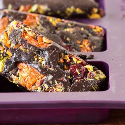 Cocoa Crunch Goji Berry Bark Petites