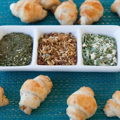 Extraordinary Cheese Dip Appies