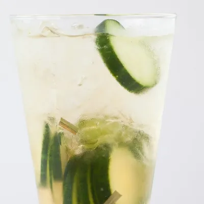 Green Tea and Cucumbers Mojito