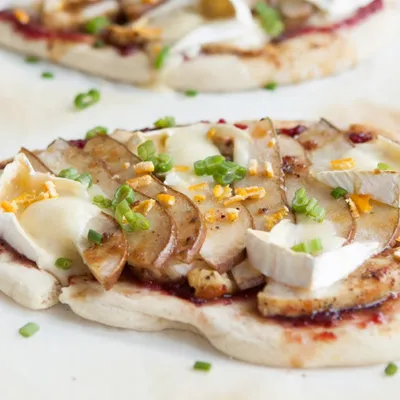 Orange-cranberry Chicken and Brie Flatbread Pizza