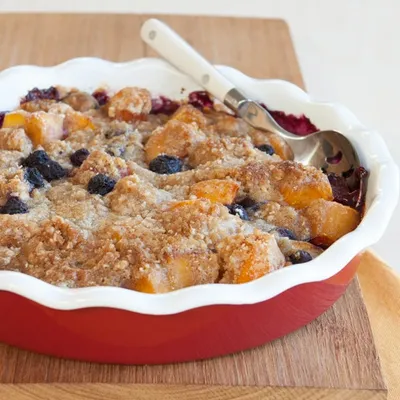 Peach Blueberry Crumble Pie