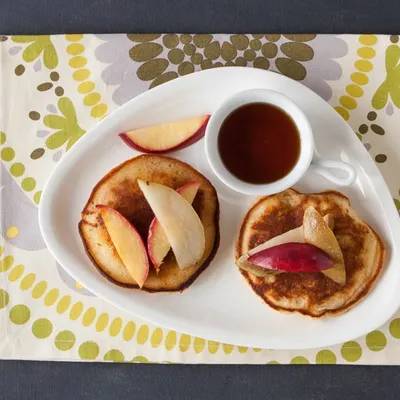 Pear & Apple Crumble Pancakes