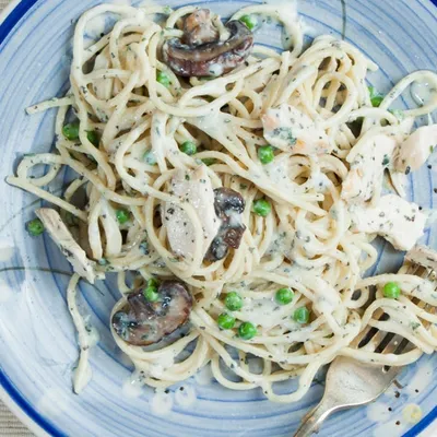 Quickie Pesto Alfredo Toss