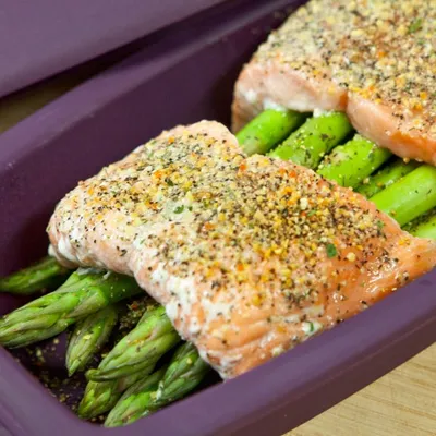 Steamer 4 Minute Salmon and Asparagus