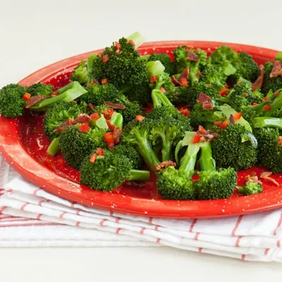 Steamed Broccoli with Warm Maple Bacon Dressing