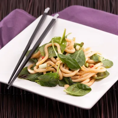 Stir-fried Noodles with Spinach
