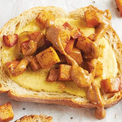 Baked Apple Cinnamon Yogurt Toast