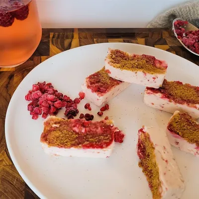 Berry Swirl No-Bake Cheesecake Petites