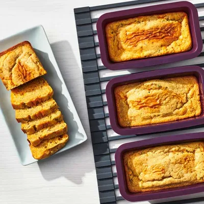 Cheddar & Jalapeño Cornbread Mini Loaves