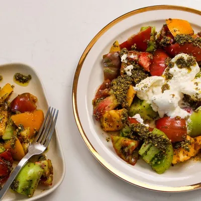 Heirloom Tomato & Burrata Salad 