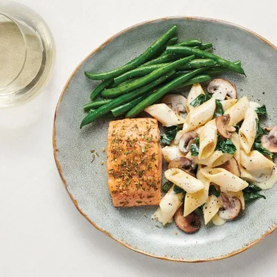 Salmon Florentine Mac & Cheese